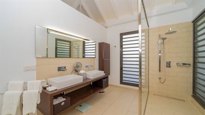 Luxury Villa Photo #60
