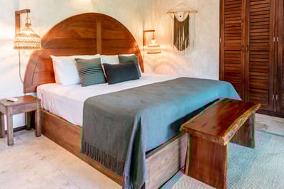 Luxury Villa Photo #35