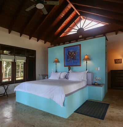 Luxury Villa Photo #23