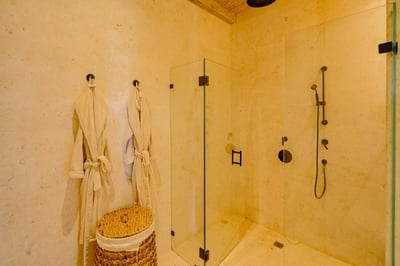 Luxury Villa Photo #36