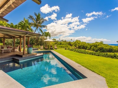 Luxury Villa Photo #25