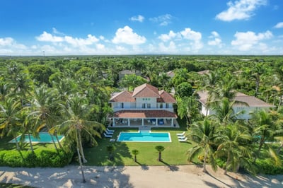 Luxury Villa Photo #3