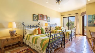 Luxury Villa Photo #50