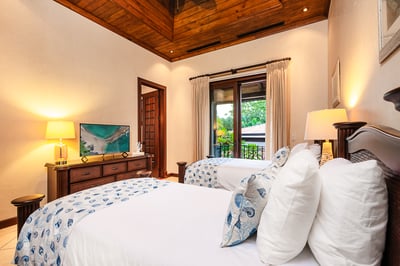 Luxury Villa Photo #49