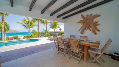 Luxury Villa Photo #18
