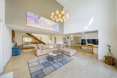 Luxury Villa Photo #18