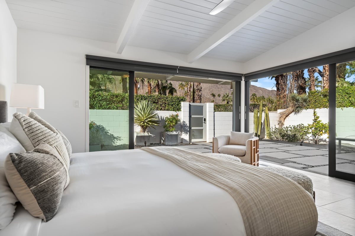 Alexander Desert Dreams