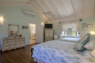 Luxury Villa Photo #39