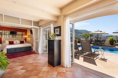Luxury Villa Photo #22