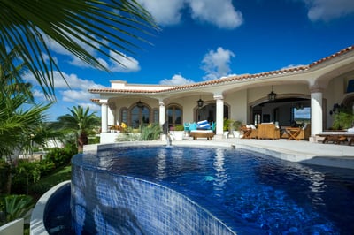 Luxury Villa Photo #3