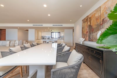 Luxury Villa Photo #16