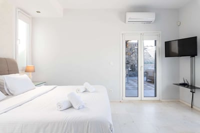Luxury Villa Photo #22