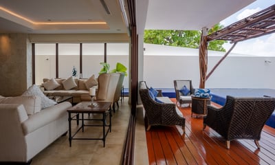 Luxury Villa Photo #12