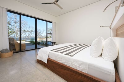 Luxury Villa Photo #17