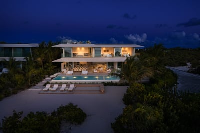 Luxury Villa Photo #3