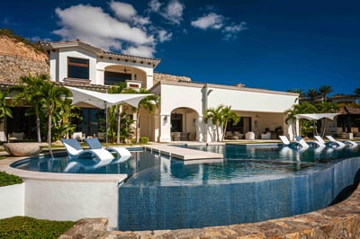 Luxury Villa Photo #2