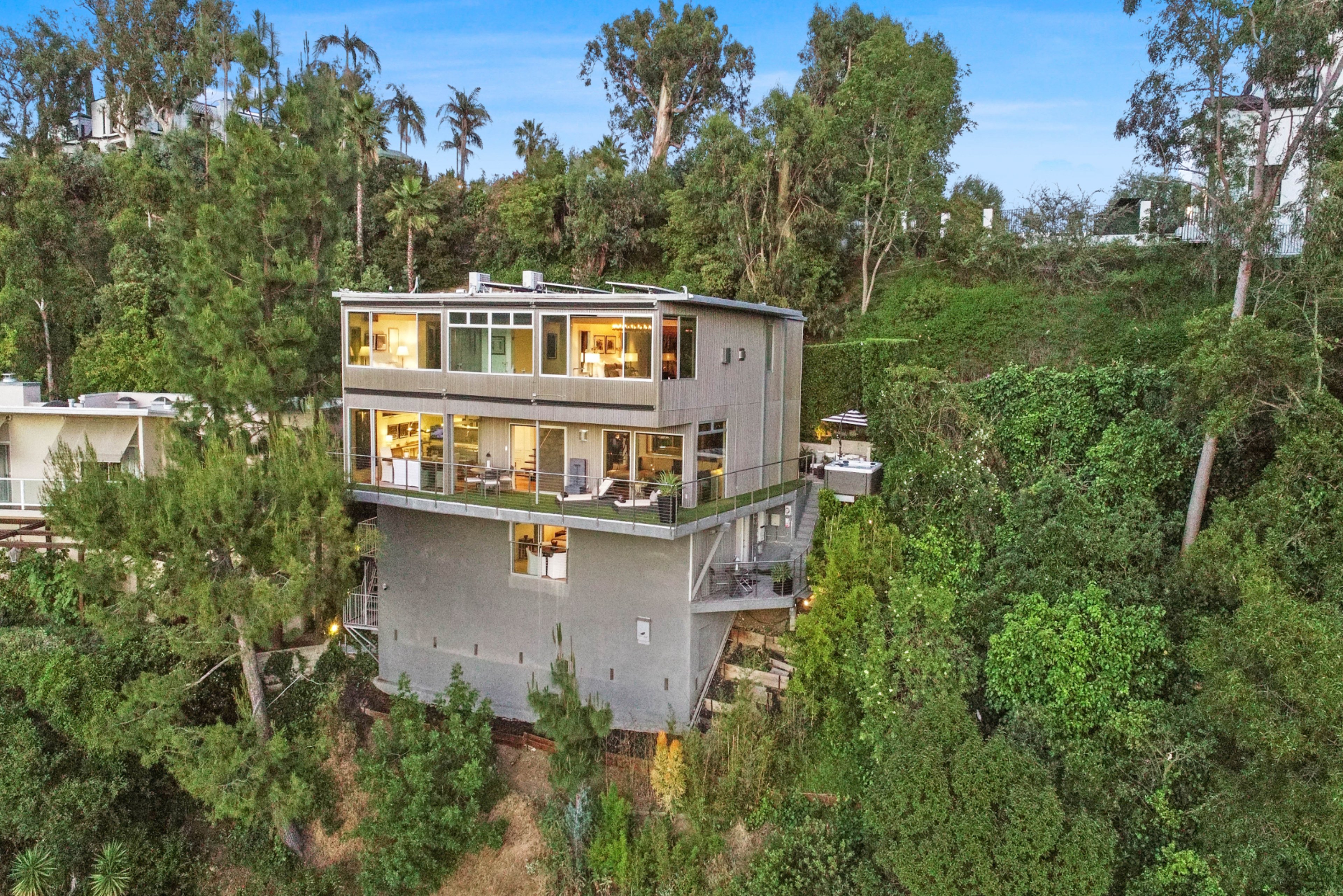 The Beverly Aura - 1