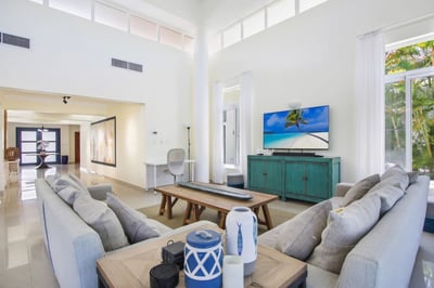 Luxury Villa Photo #16