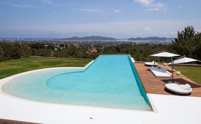 Luxury Villa Photo #3