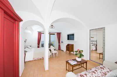 Luxury Villa Photo #13