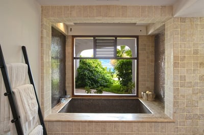 Luxury Villa Photo #27