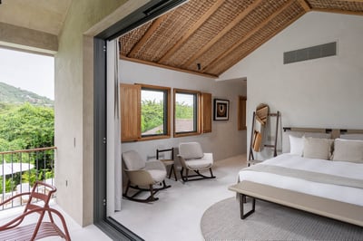 Luxury Villa Photo #32