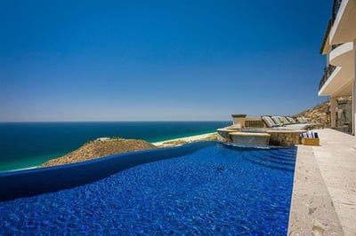Luxury Villa Photo #4