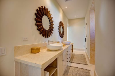 Luxury Villa Photo #41