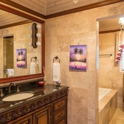 Luxury Villa Photo #15