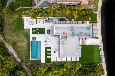 Luxury Villa Photo #11