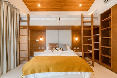 Luxury Villa Photo #30