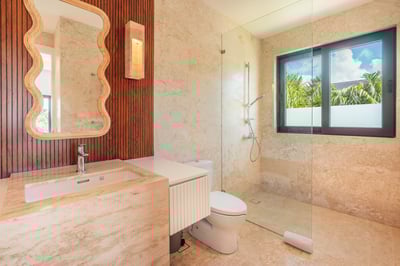 Luxury Villa Photo #47