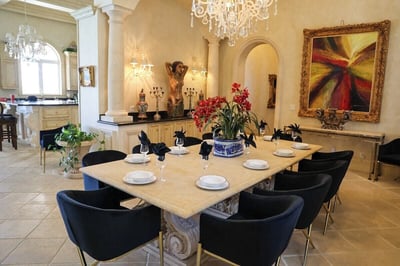 Luxury Villa Photo #17