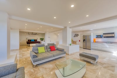 Luxury Villa Photo #19