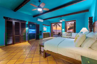Luxury Villa Photo #34