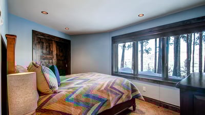 Queen room on lower level
