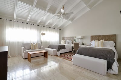 Luxury Villa Photo #31