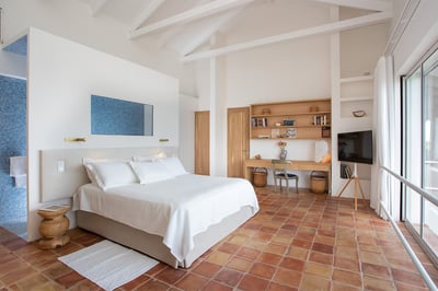 Luxury Villa Photo #23