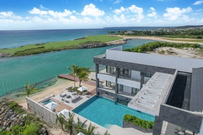 Luxury Villa Photo #2