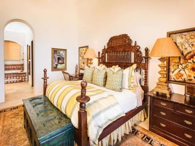 Luxury Villa Photo #22