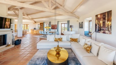 Luxury Villa Photo #10