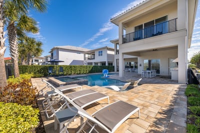 Luxury Villa Photo #7