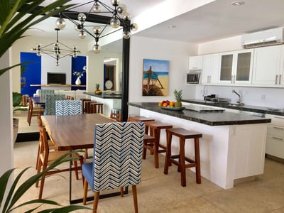 Luxury Villa Photo #11