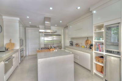 Luxury Villa Photo #14