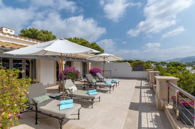 Luxury Villa Photo #13