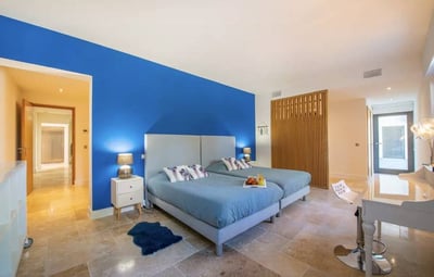 Luxury Villa Photo #21