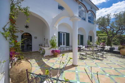 Luxury Villa Photo #20