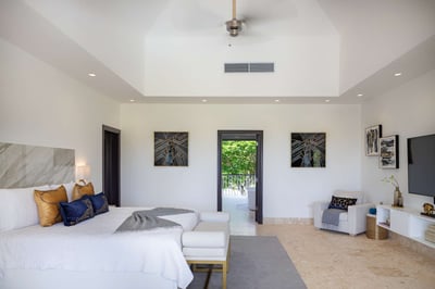 Luxury Villa Photo #26