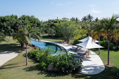 Luxury Villa Photo #8