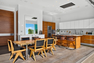 Luxury Villa Photo #18